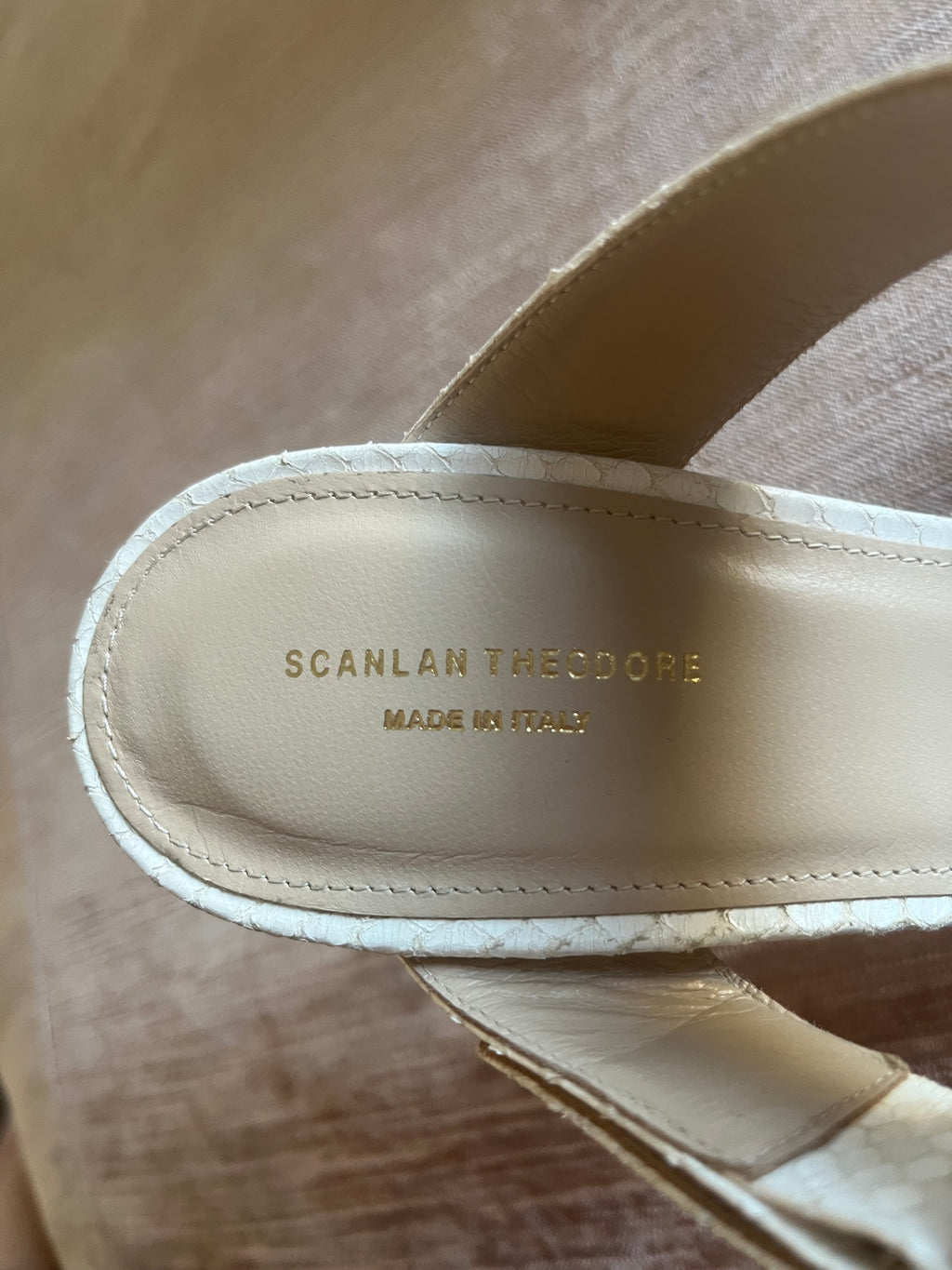 SCANLAN THEODORE White Bianco Buckle Mule Heel. BNIB. Sz 9.5/41